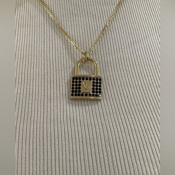 Stunning Luxury Upcycled Necklace! - Picture 5 of 8